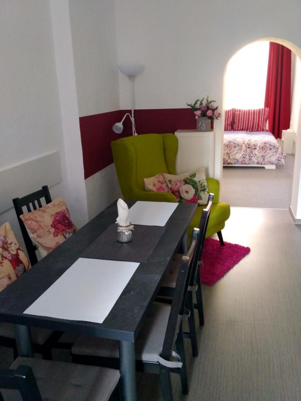 شقة Apartman 4U Centrum + Free Parking أولوموك المظهر الخارجي الصورة